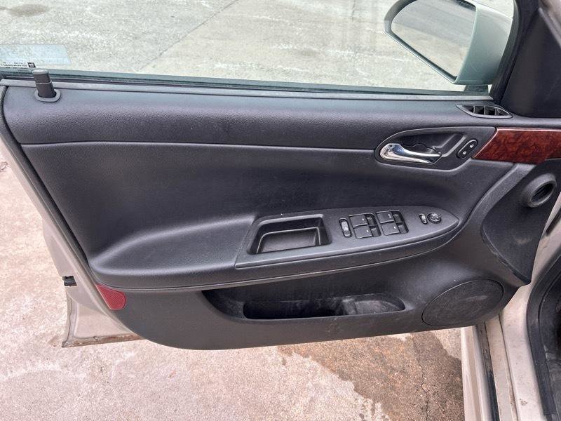 Used 2010 Chevrolet Impala LS image 6