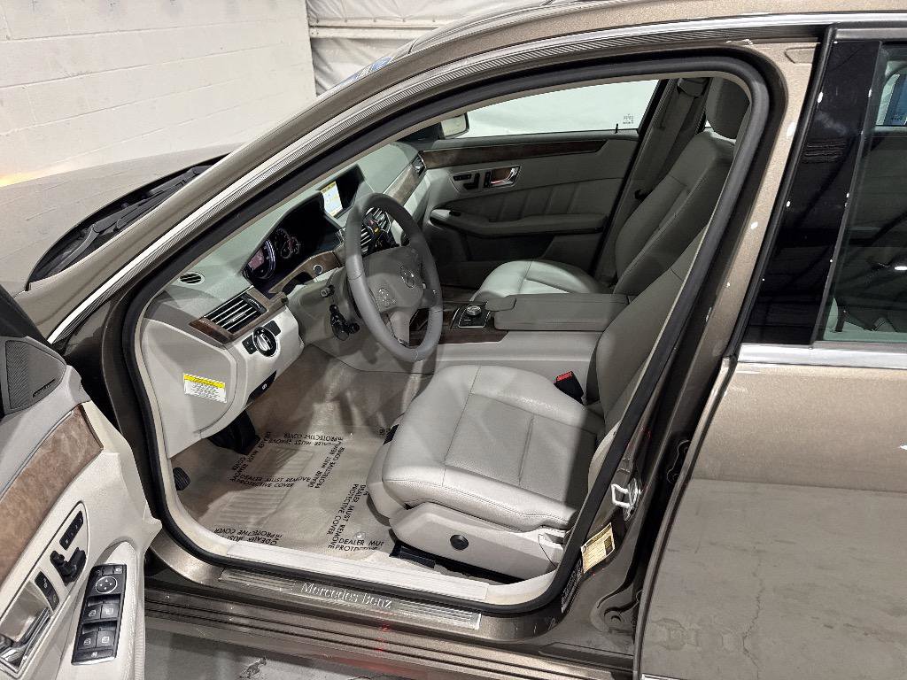 Used 2011 Mercedes-Benz E 350 Sedan image 29