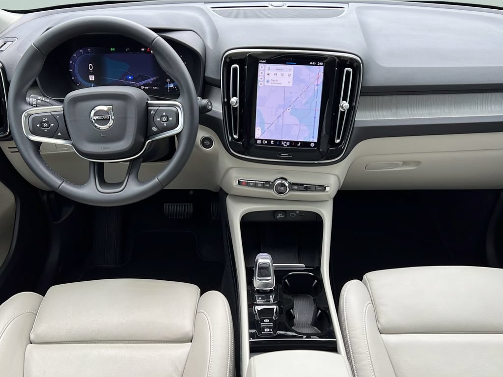 Used 2024 Volvo XC40 B5 Plus w/ Climate Package AWD/4WD image 14