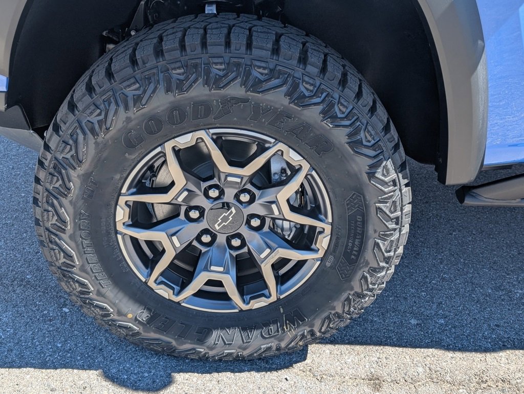 New 2026 Chevrolet Colorado ZR2 w/ Technology Package image 23