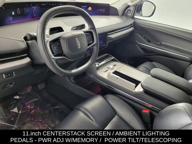 Used 2025 Lincoln Navigator Reserve image 12