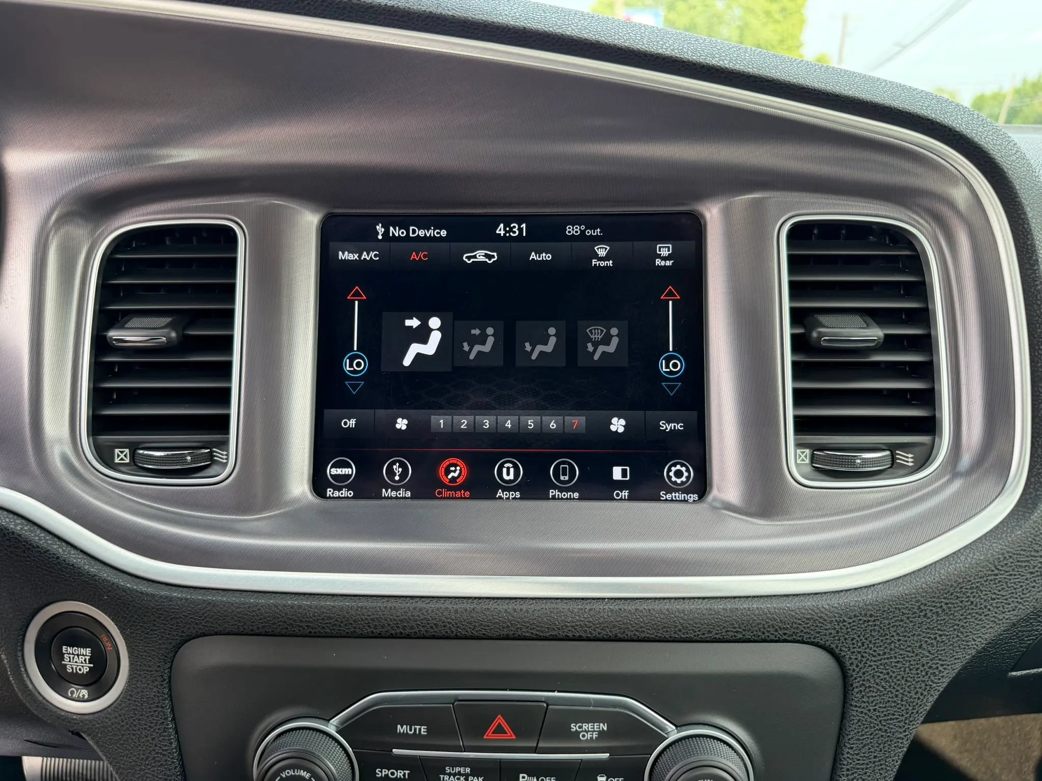 Used 2019 Dodge Charger SXT AWD/4WD image 23