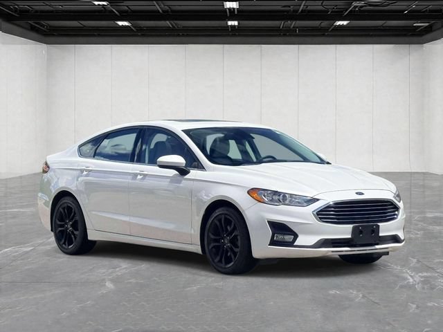 Used 2020 Ford Fusion SE w/ Equipment Group 151A FWD image 3