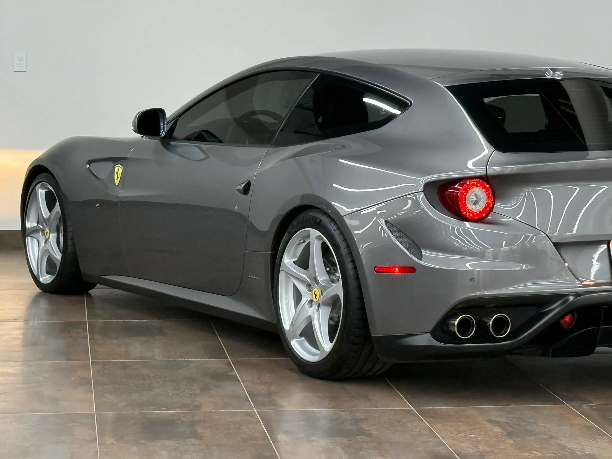 Used 2012 Ferrari FF AWD/4WD image 6