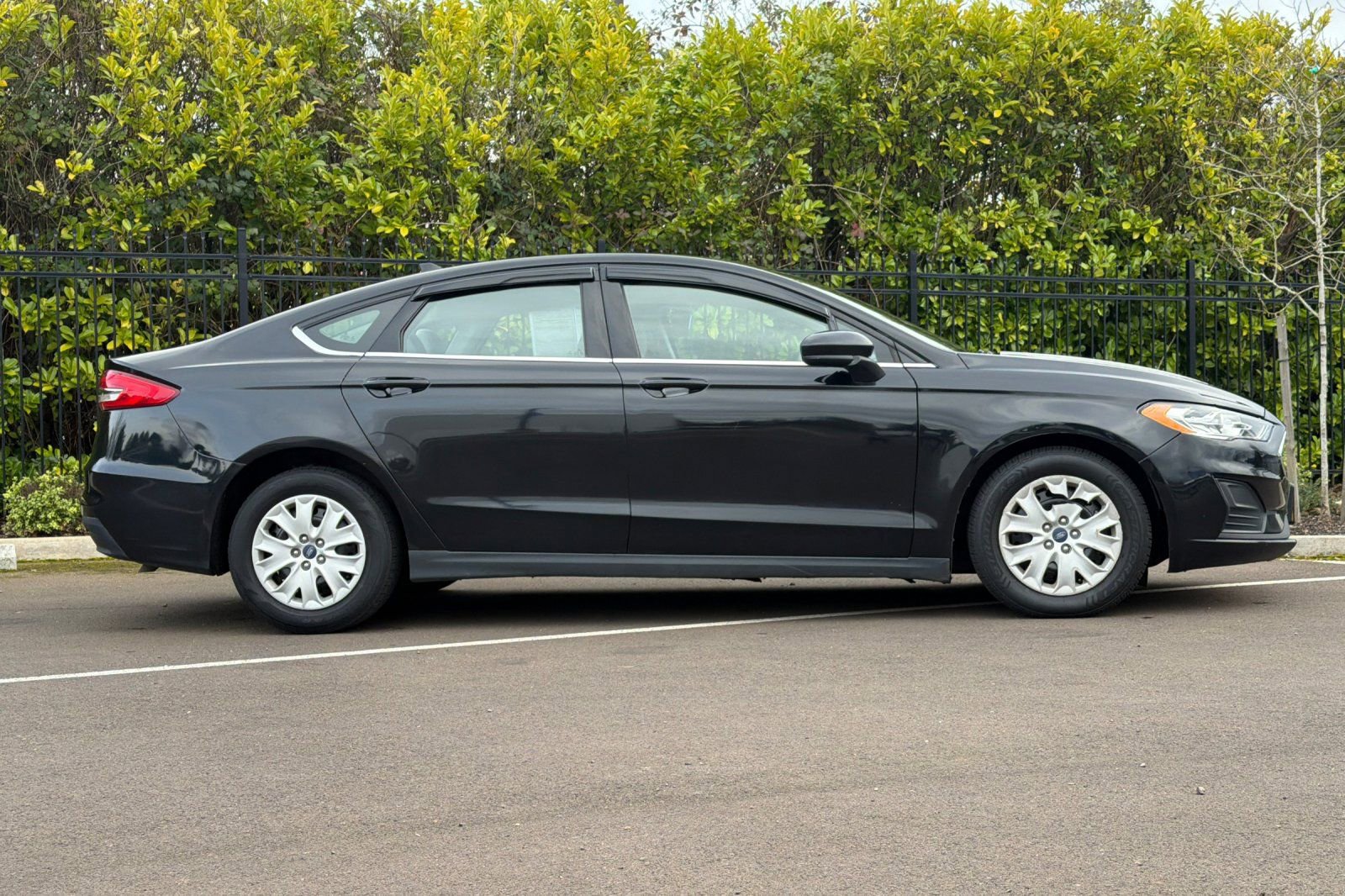 Used 2020 Ford Fusion S image 3