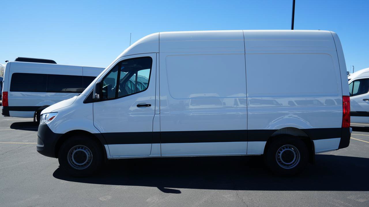 Used 2024 Mercedes-Benz Sprinter 2500 image 4