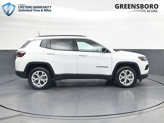Used 2024 Jeep Compass Latitude AWD/4WD image 4