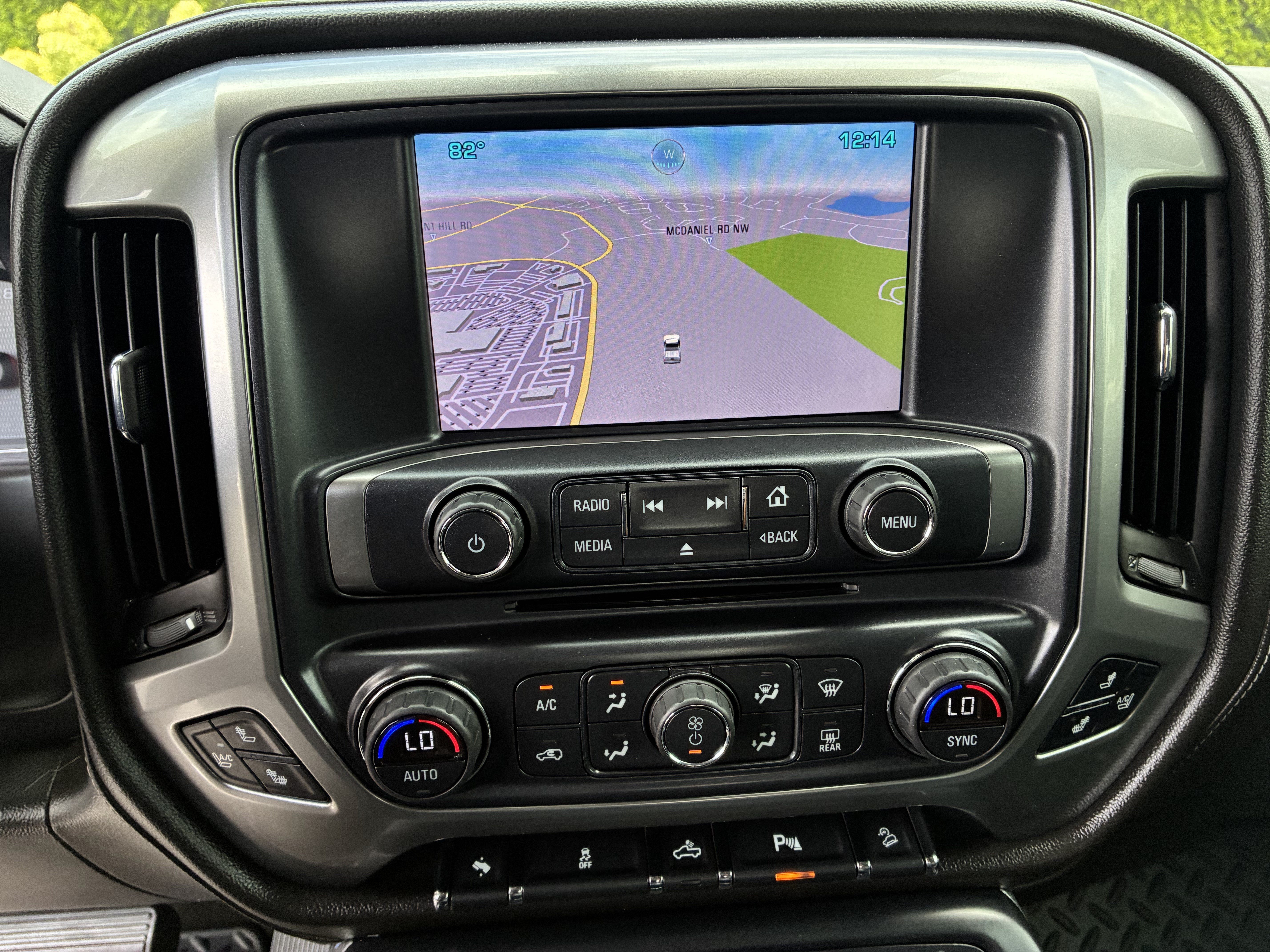 Used 2015 Chevrolet Silverado 2500 LTZ AWD/4WD image 32