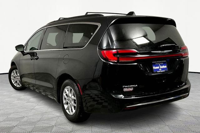 Used 2022 Chrysler Pacifica Touring-L image 11