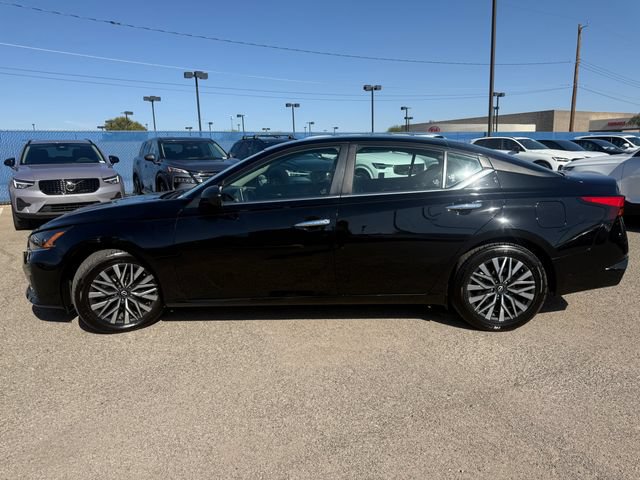 Used 2025 Nissan Altima 2.5 SV FWD image 5