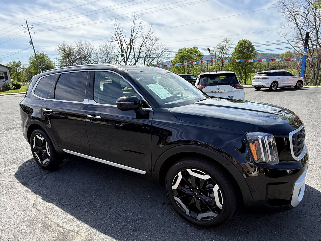 Used 2025 Kia Telluride S AWD/4WD image 3