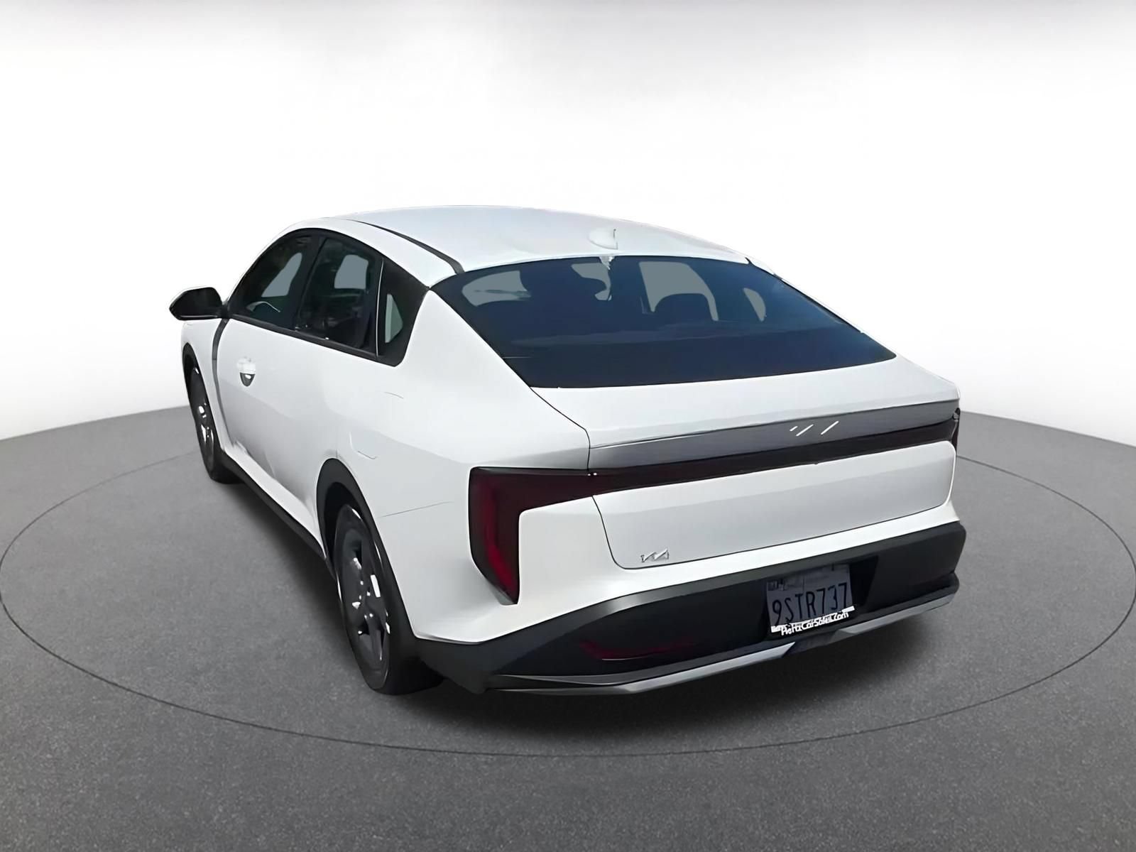 Used 2025 Kia K4 FWD image 4
