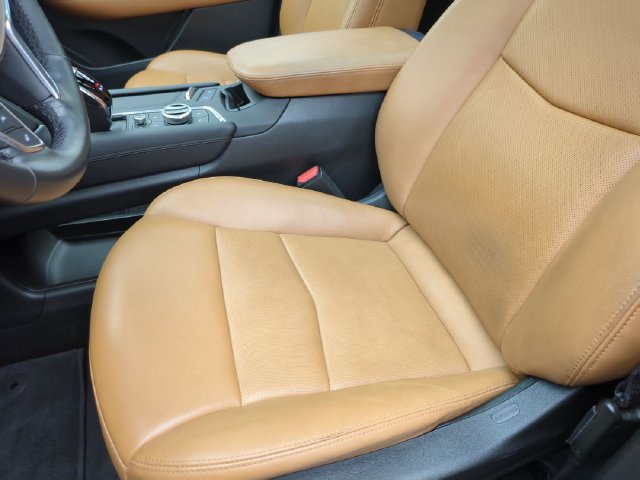 Certified 2024 Cadillac XT5 Premium Luxury w/ LPO, Floor Liner Package AWD/4WD image 21