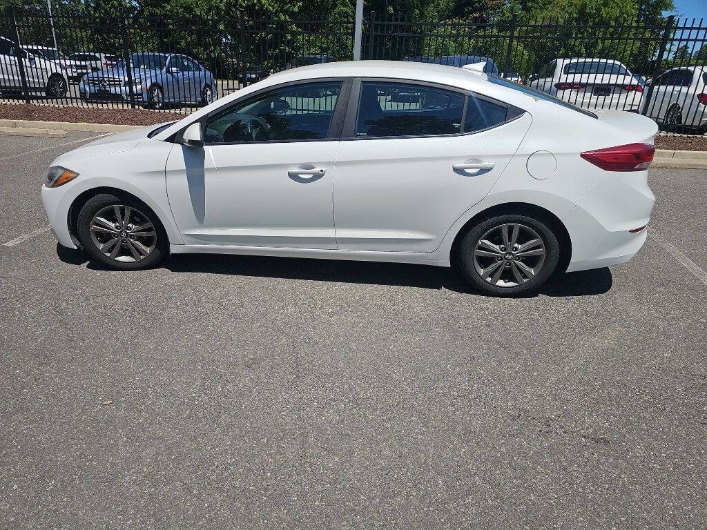 Used 2018 Hyundai Elantra SEL FWD image 4