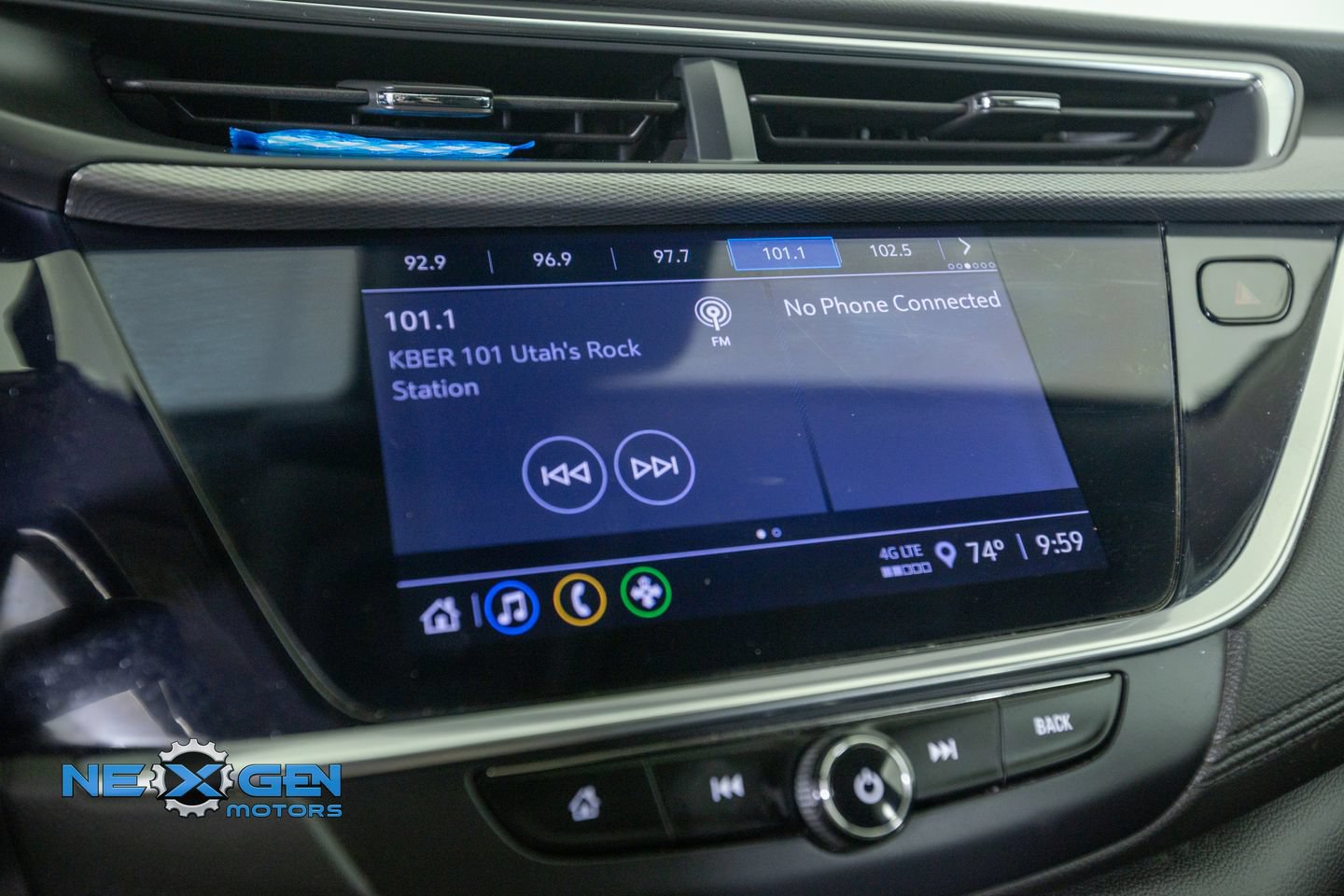 Used 2022 Buick Encore GX Preferred w/ Cold Weather Comfort Package AWD/4WD image 18