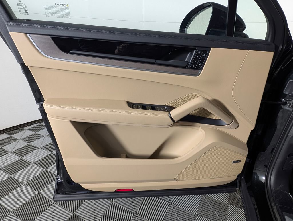 New 2026 Porsche Cayenne Coupe image 26