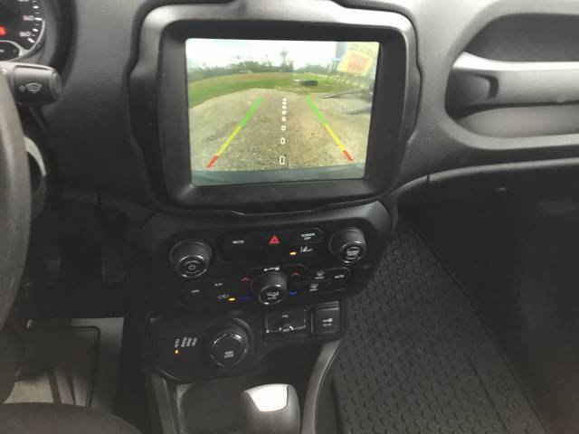 Used 2022 Jeep Renegade Altitude image 17
