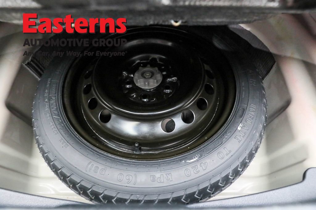 Used 2021 Toyota Camry SE w/ Cold Weather Package image 22