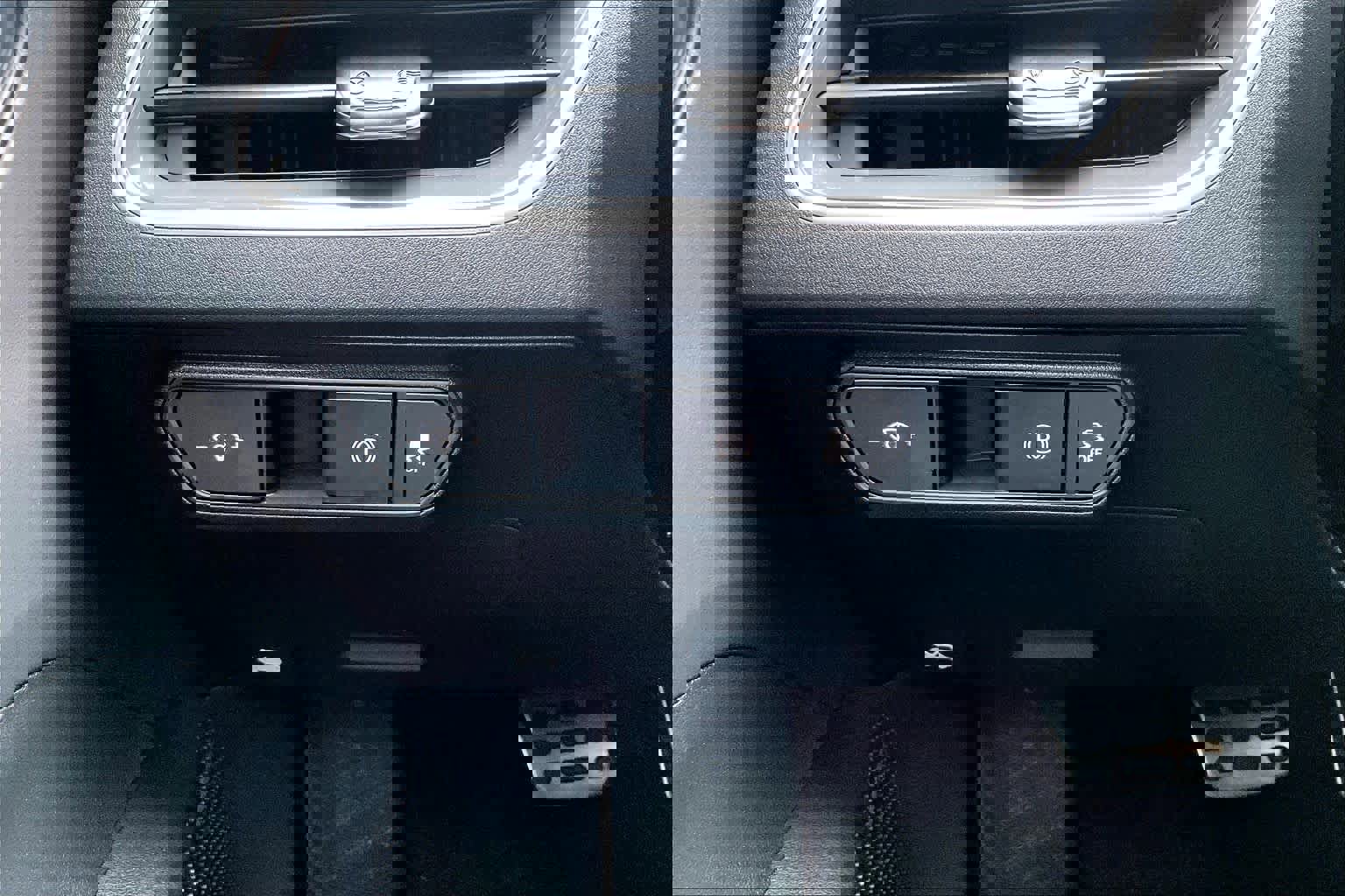 Used 2025 Kia K4 GT-Line Turbo image 34