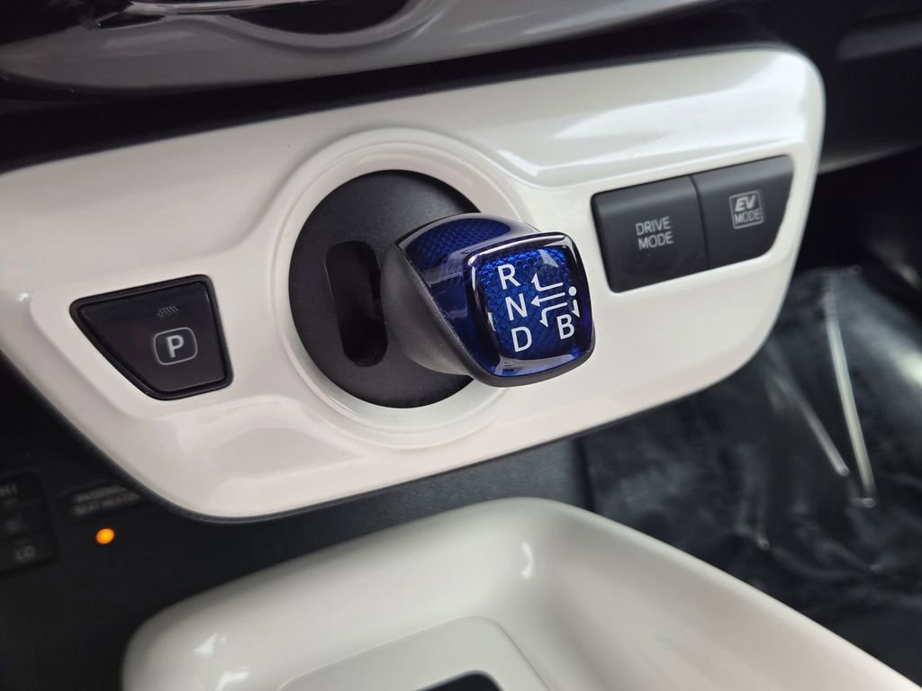 Used 2016 Toyota Prius Four w/ Advanced Technology Package image 21