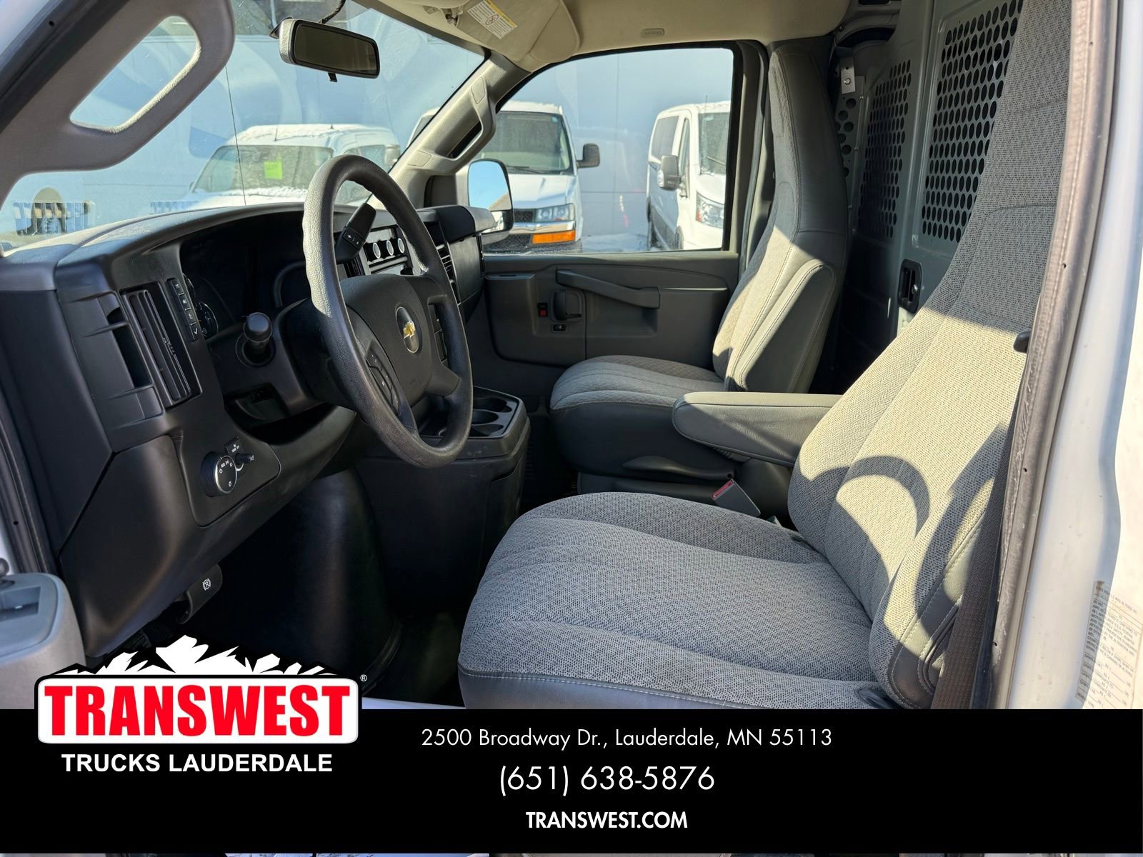Used 2017 Chevrolet Express 3500 RWD image 5