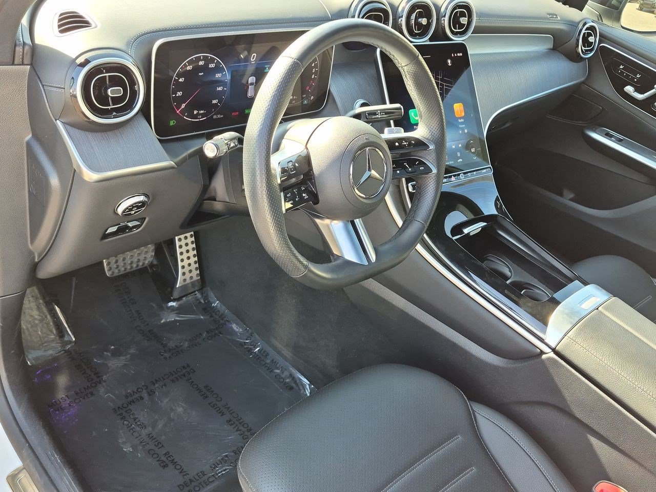 Used 2025 Mercedes-Benz GLC 350e 4MATIC image 9