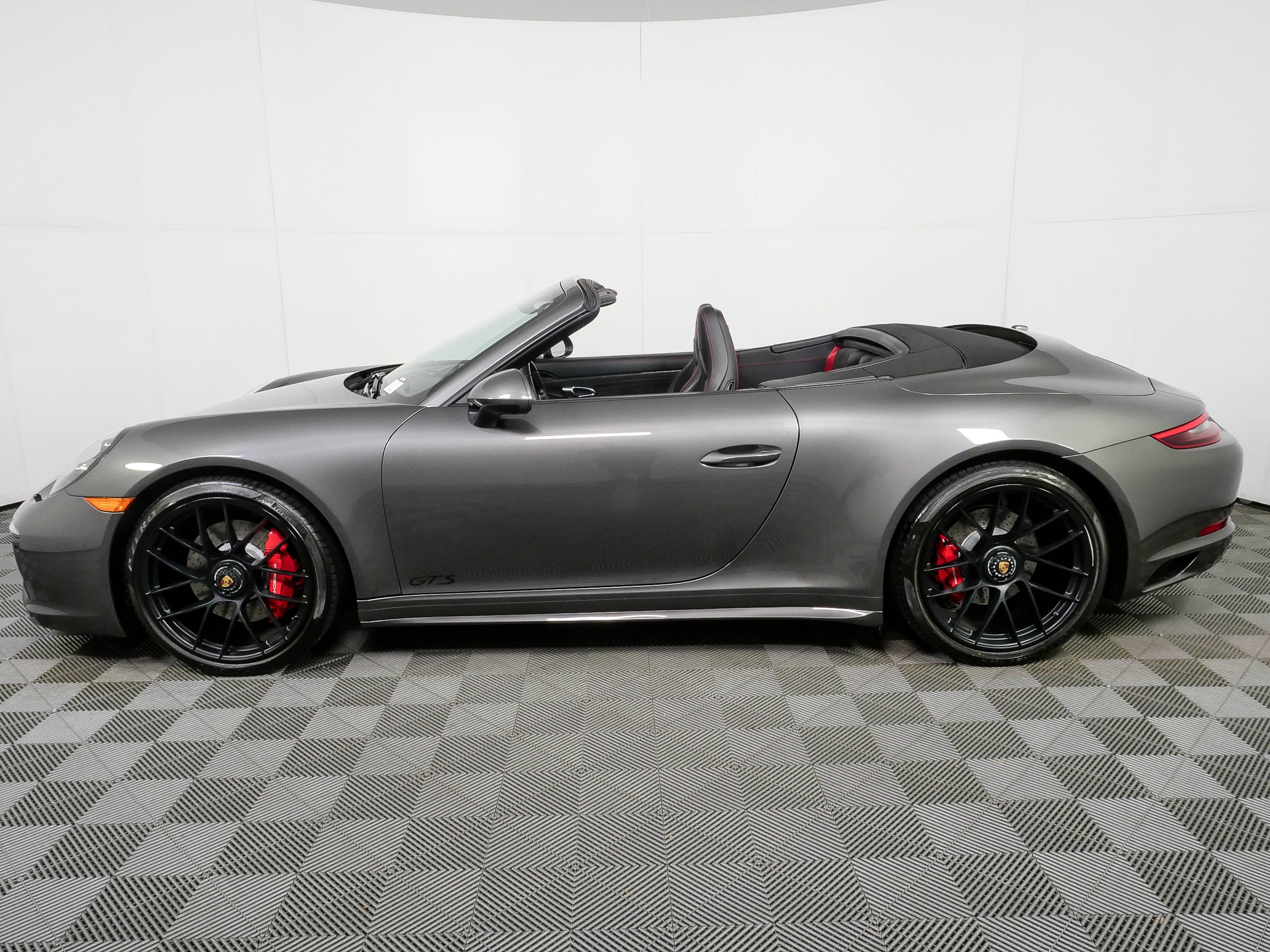 Certified 2018 Porsche 911 Carrera GTS RWD image 36