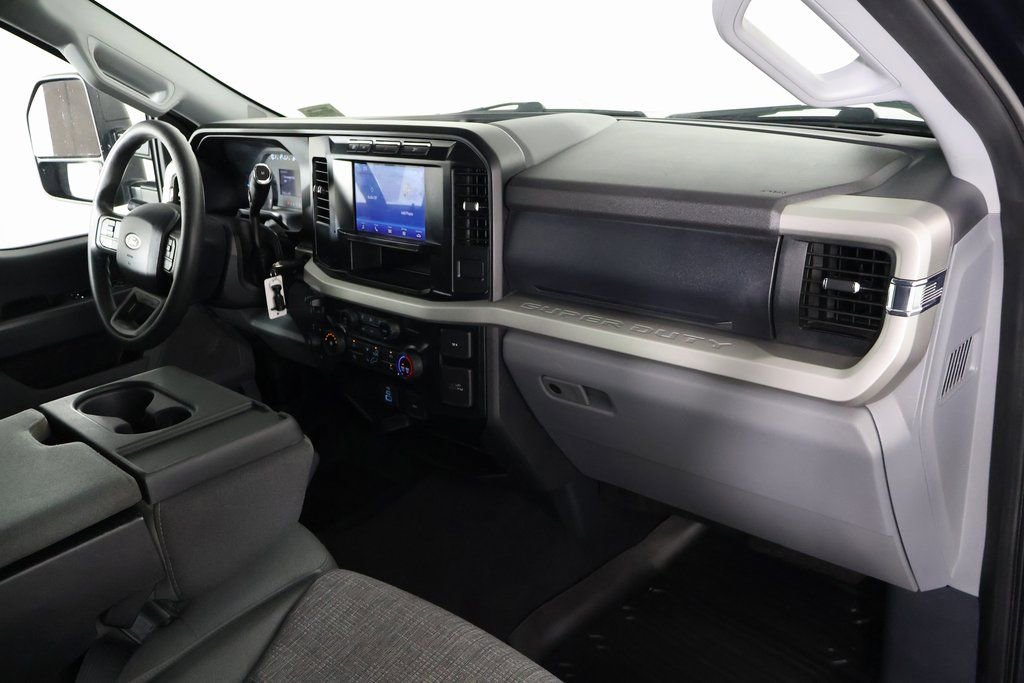 Used 2024 Ford F350 XLT w/ 360-Degree Camera Package AWD/4WD image 9