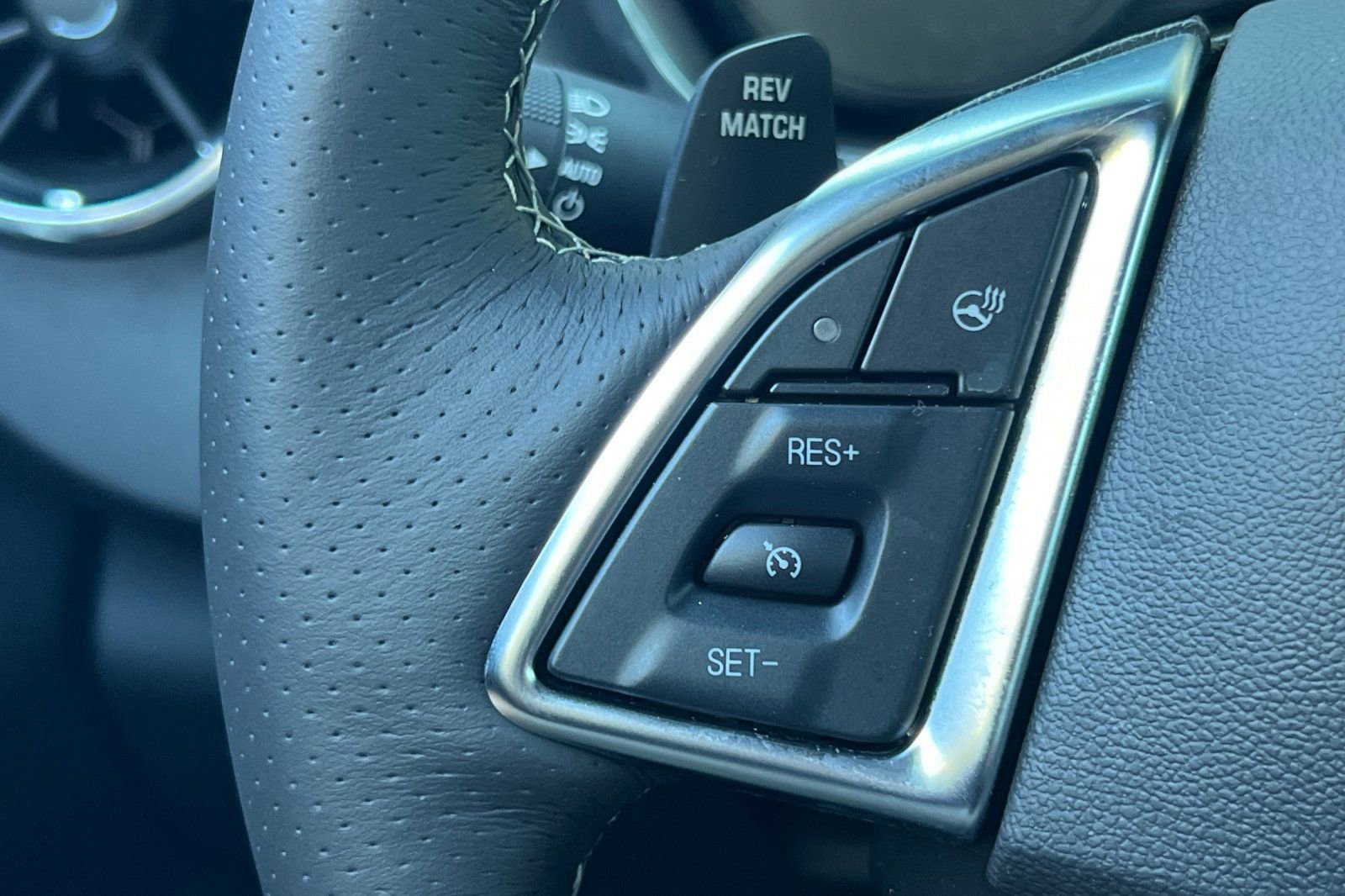 Used 2018 Chevrolet Camaro SS RWD image 34