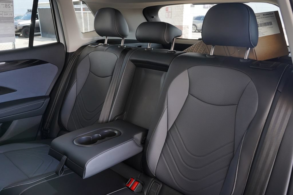 New 2026 Volkswagen Tiguan SE FWD image 33