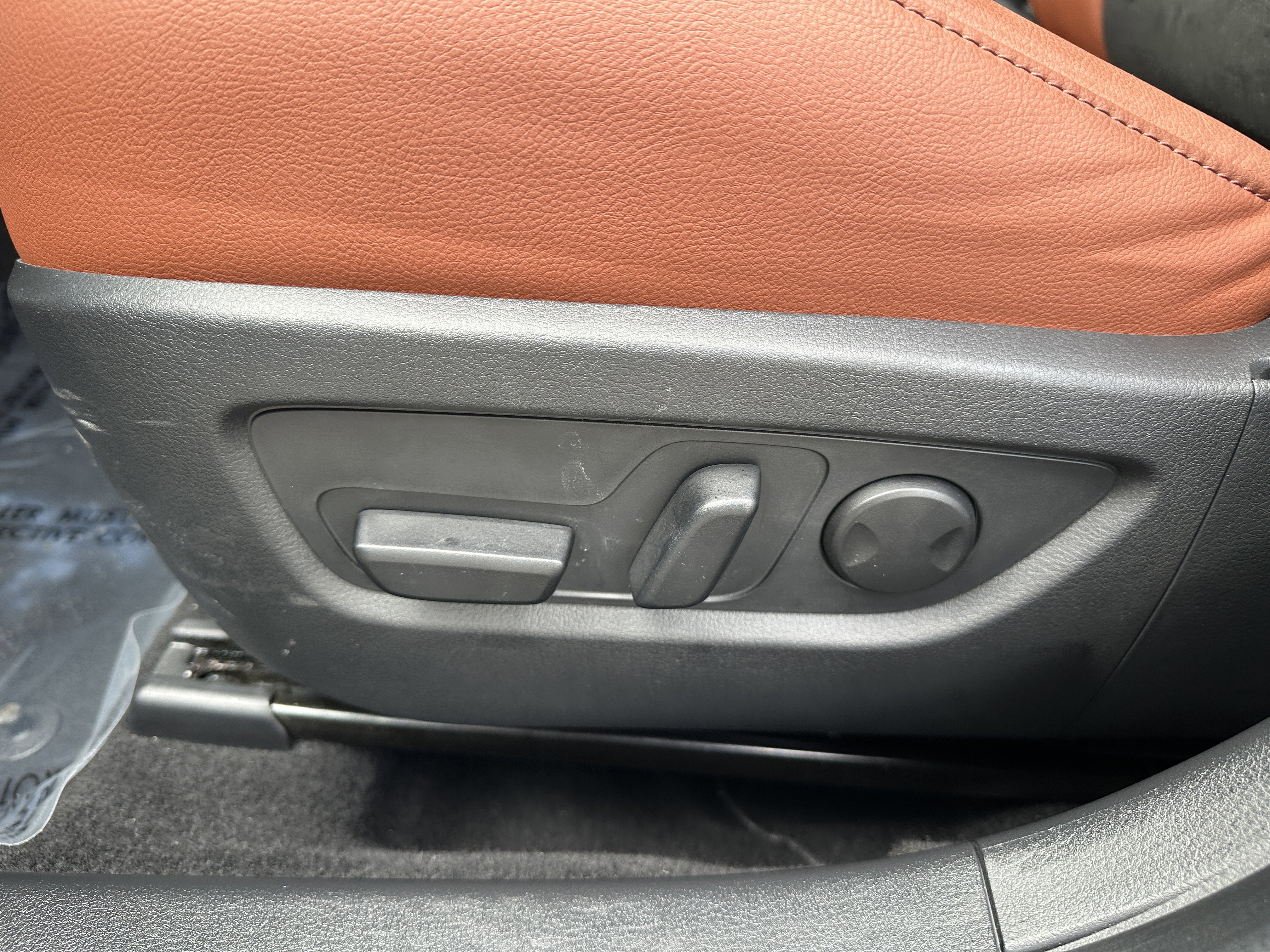 Certified 2025 MAZDA CX-30 Carbon AWD/4WD image 24