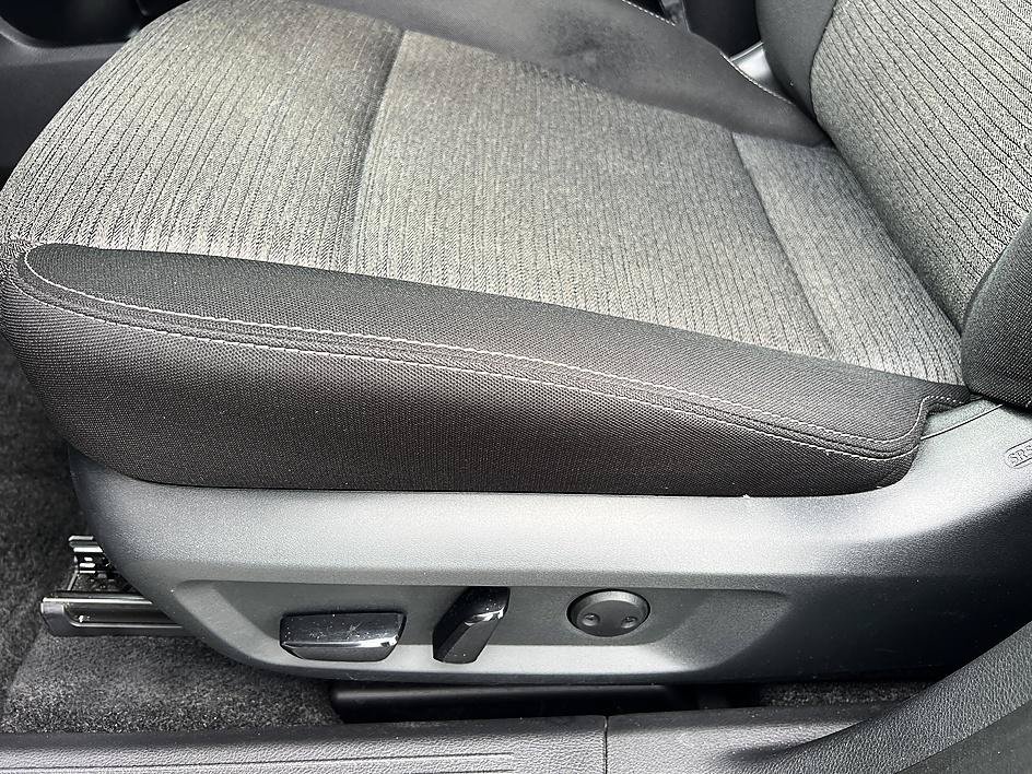 Certified 2023 Nissan Rogue SV FWD image 21