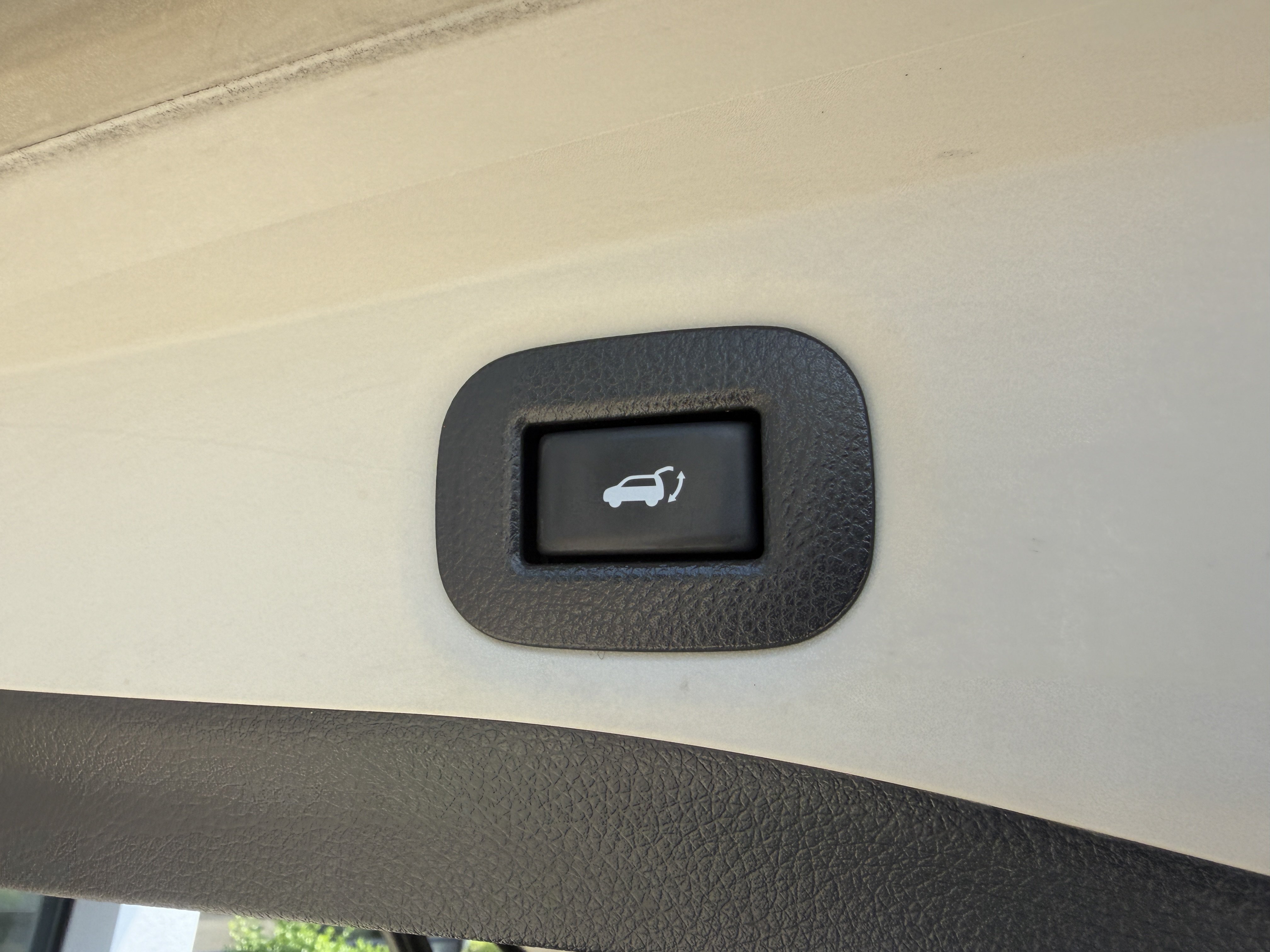 Used 2018 Nissan Rogue SV FWD image 13
