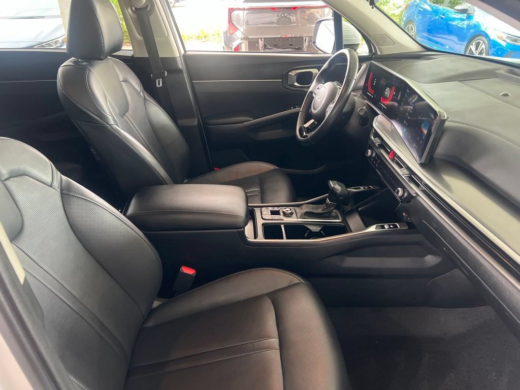Certified 2024 Kia Sorento S FWD image 19