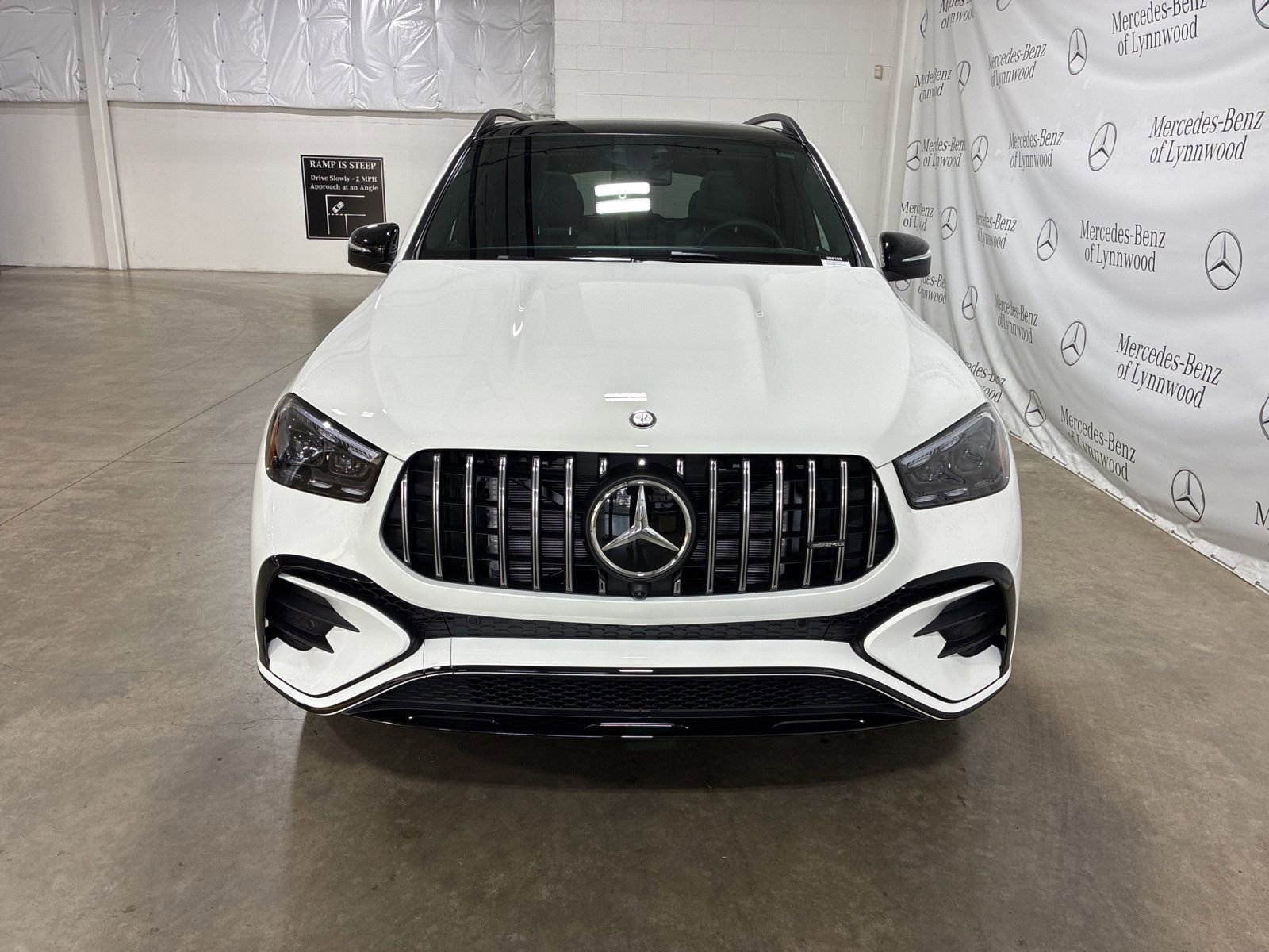 New 2026 Mercedes-Benz GLE 53 AMG 4MATIC image 2