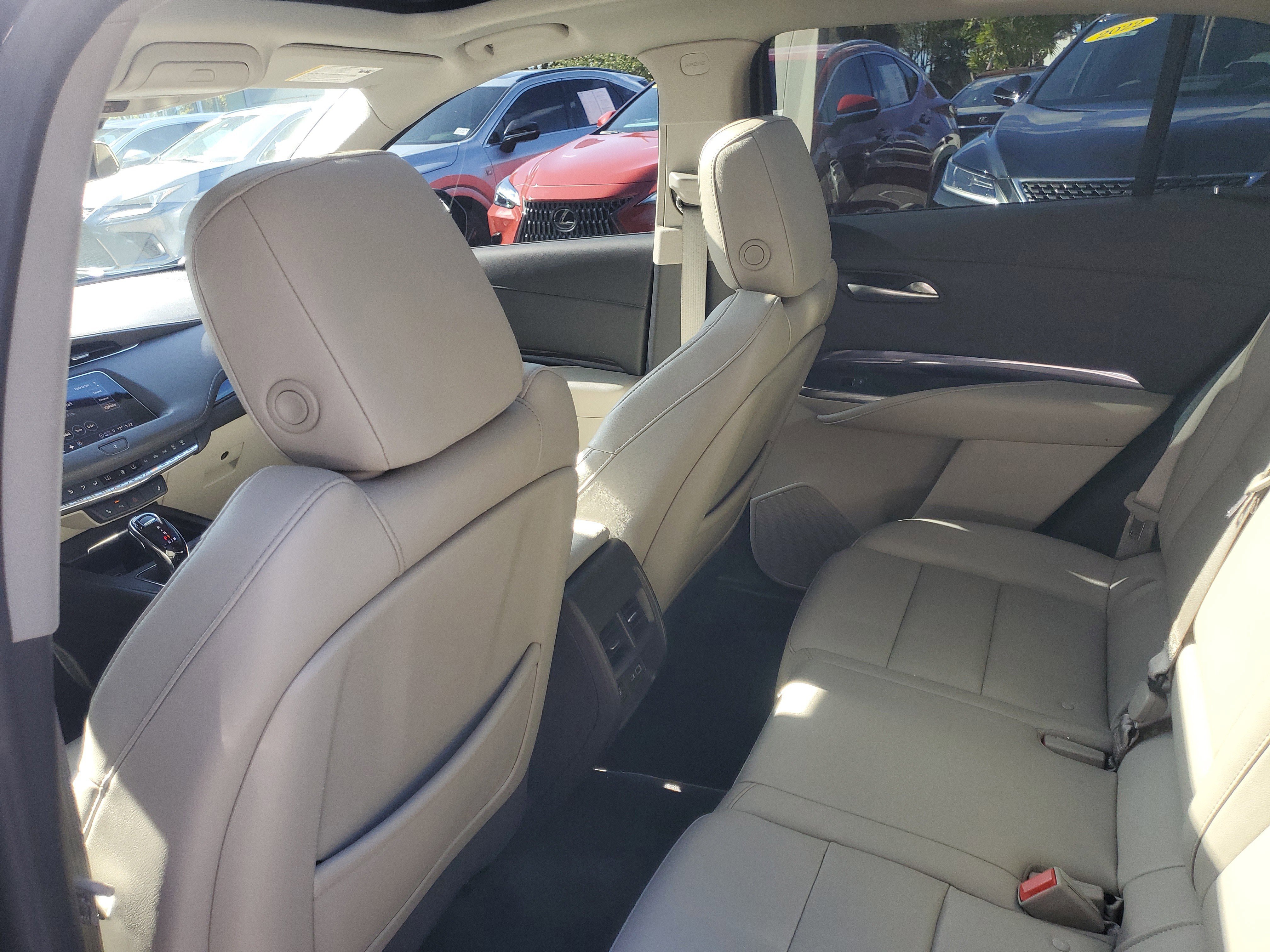 Used 2023 Cadillac XT4 Luxury w/ Cold Weather Package image 12