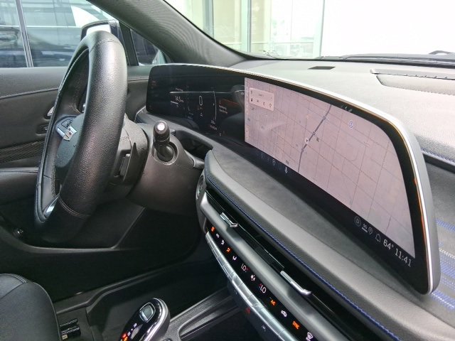 Used 2025 Cadillac XT4 Sport image 16