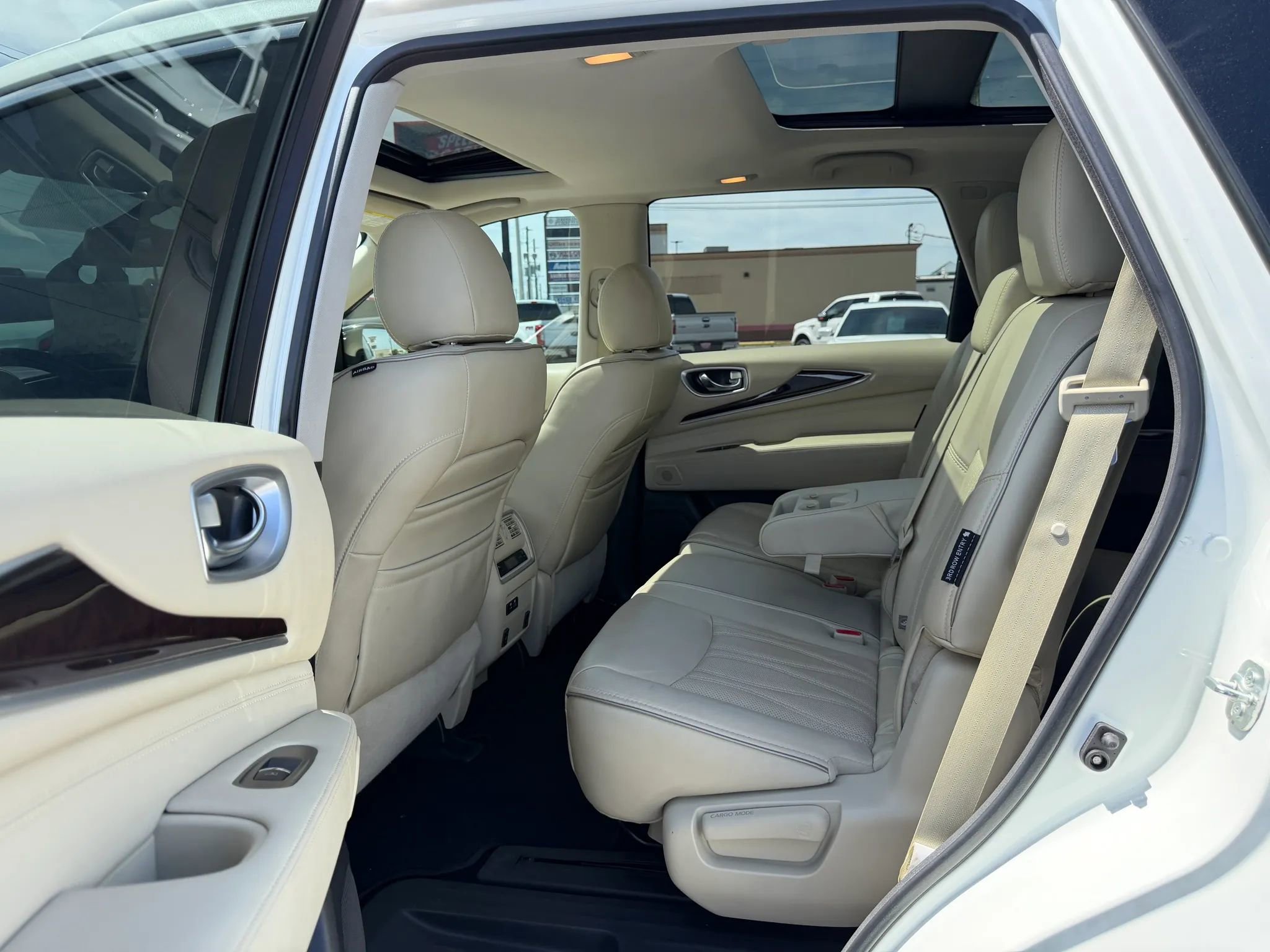 Used 2020 INFINITI QX60 Luxe w/ Sensory Package AWD/4WD image 8