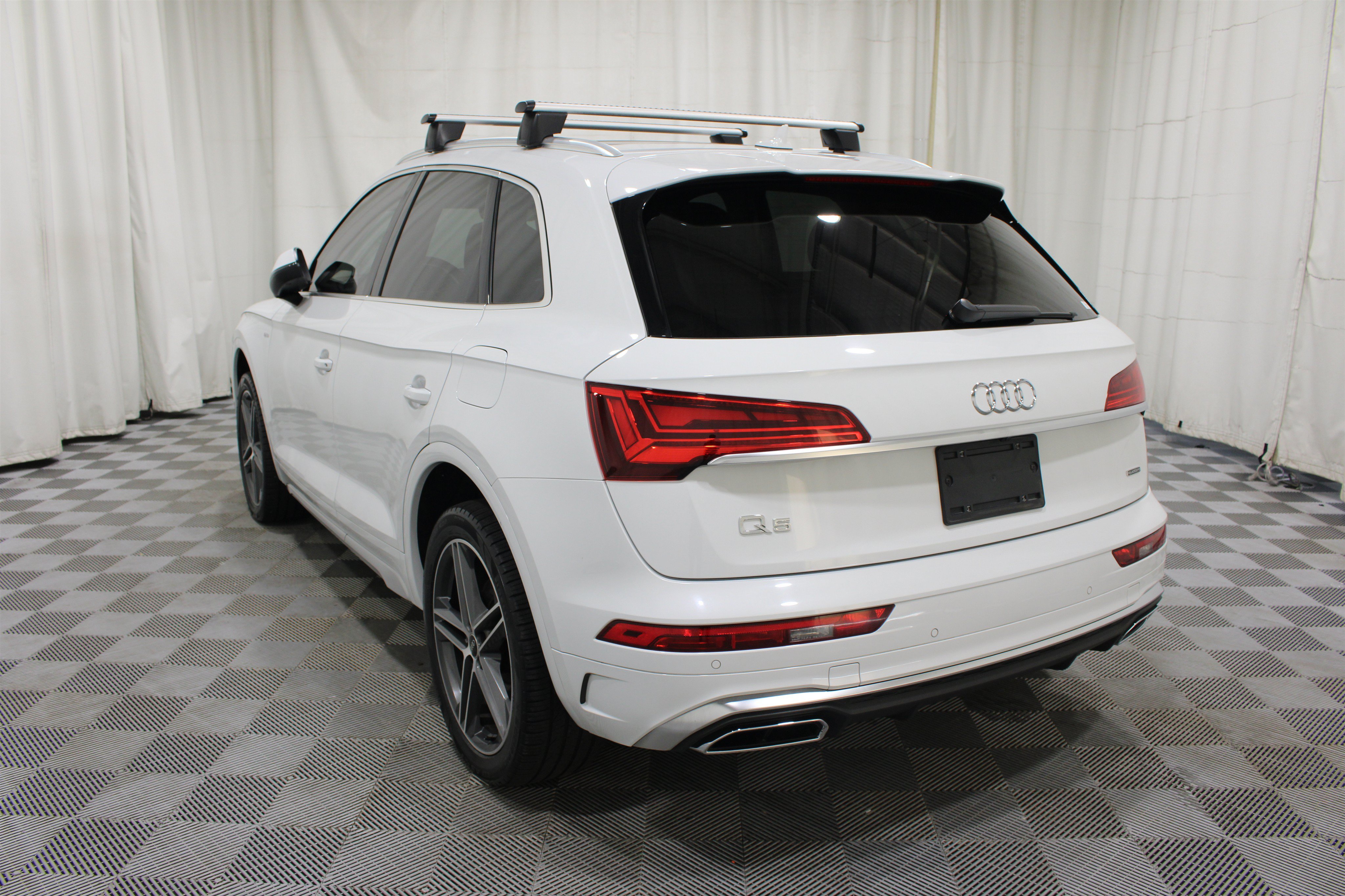 Used 2022 Audi Q5 e Premium Plus AWD/4WD image 34