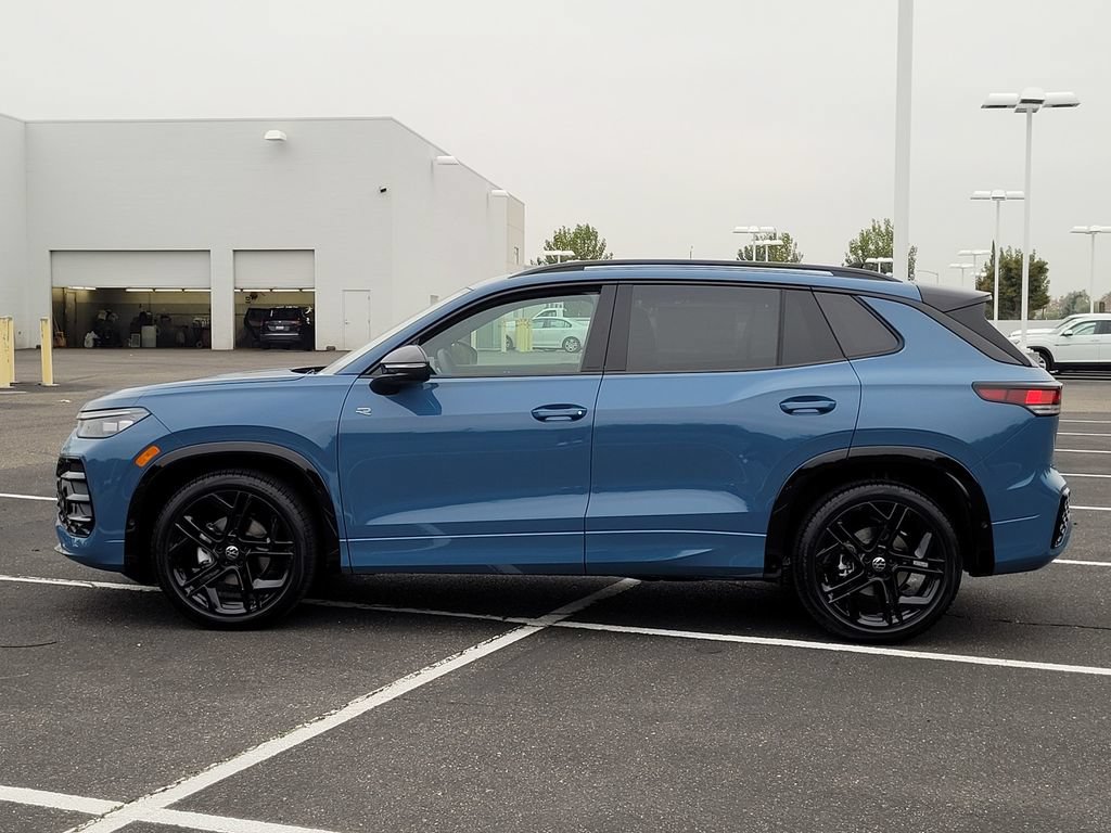 New 2026 Volkswagen Tiguan SE R-Line FWD image 8