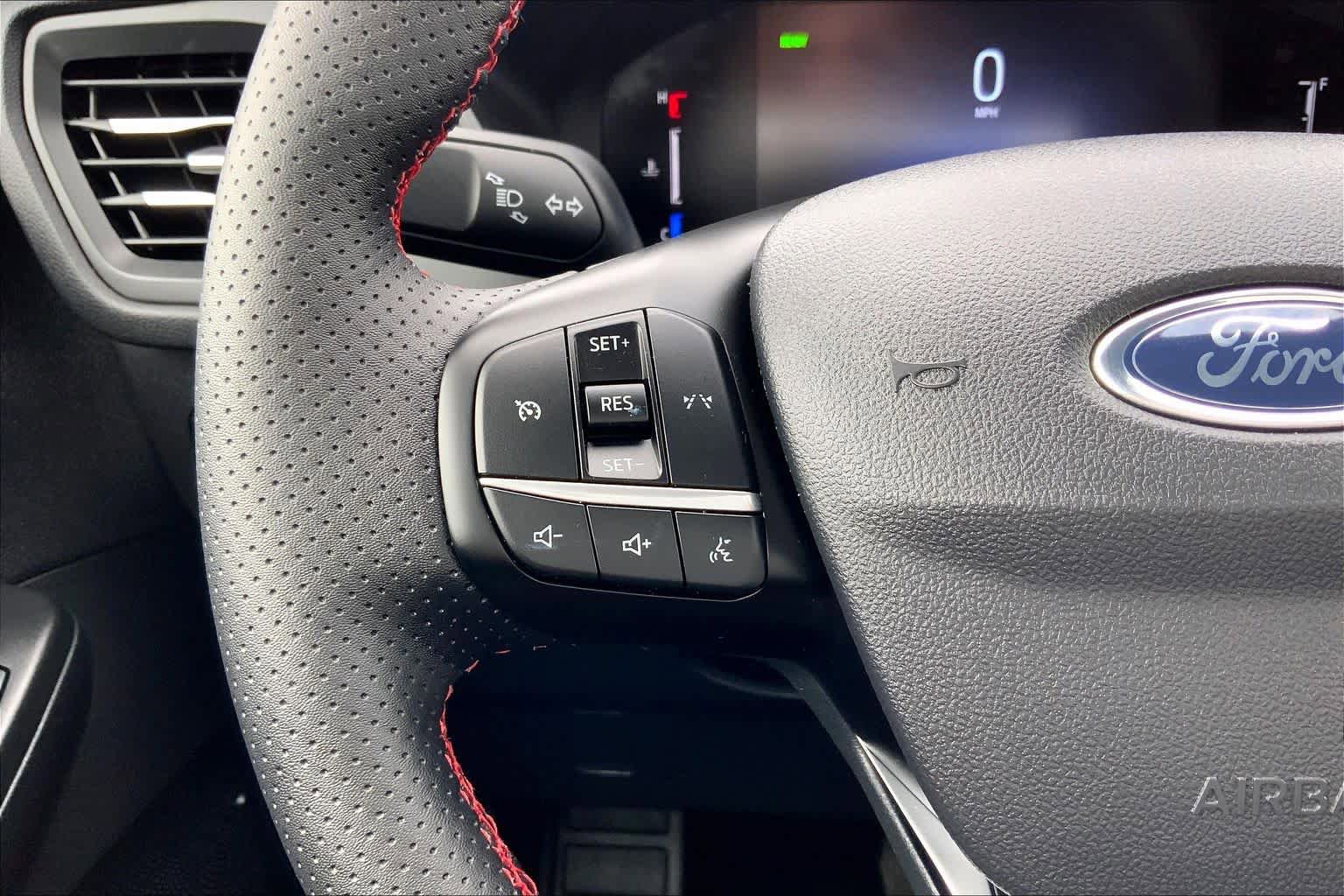 Certified 2025 Ford Escape ST-Line Elite image 23