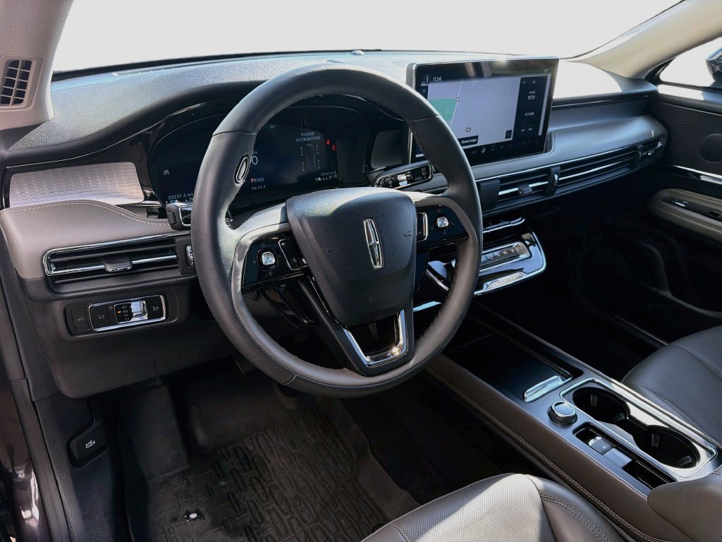 Used 2023 Lincoln Corsair AWD w/ Equipment Group 101A image 9