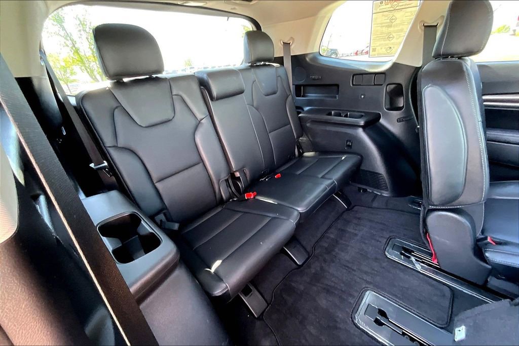 Used 2025 Kia Telluride S image 28