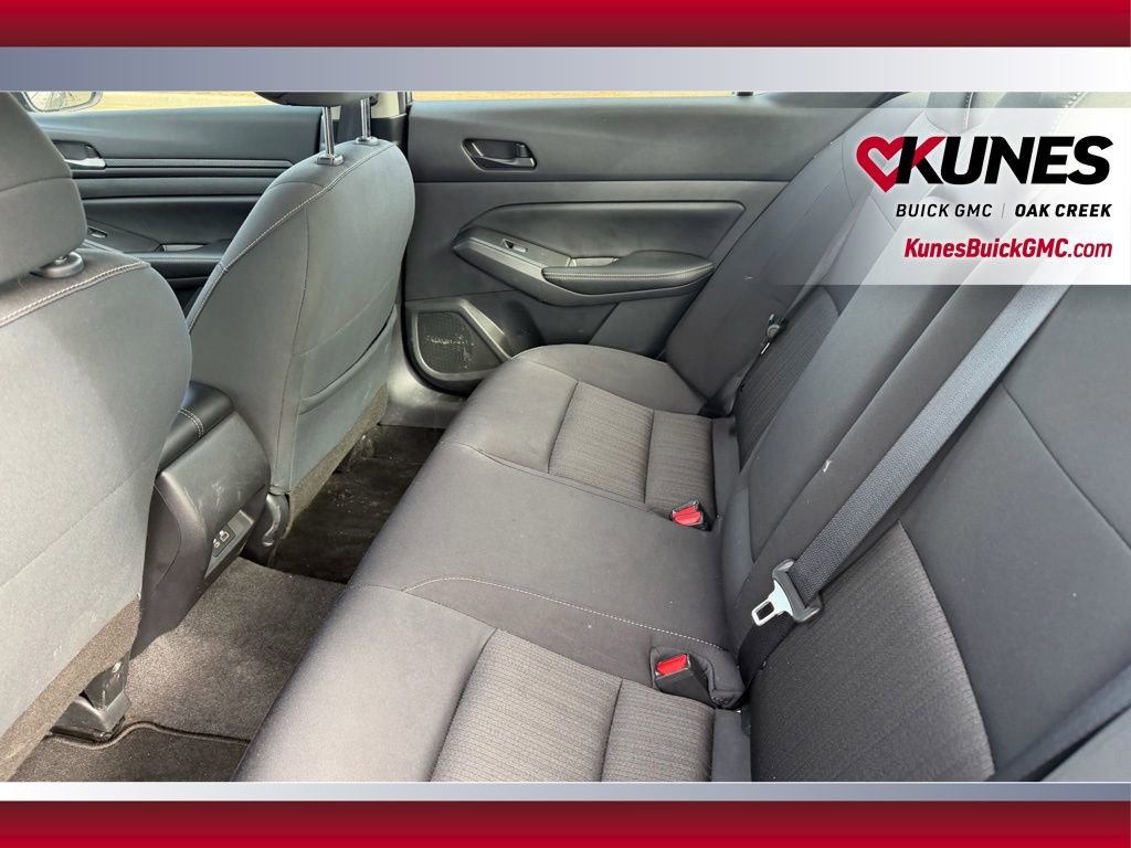 Used 2025 Nissan Altima 2.5 SV FWD image 3