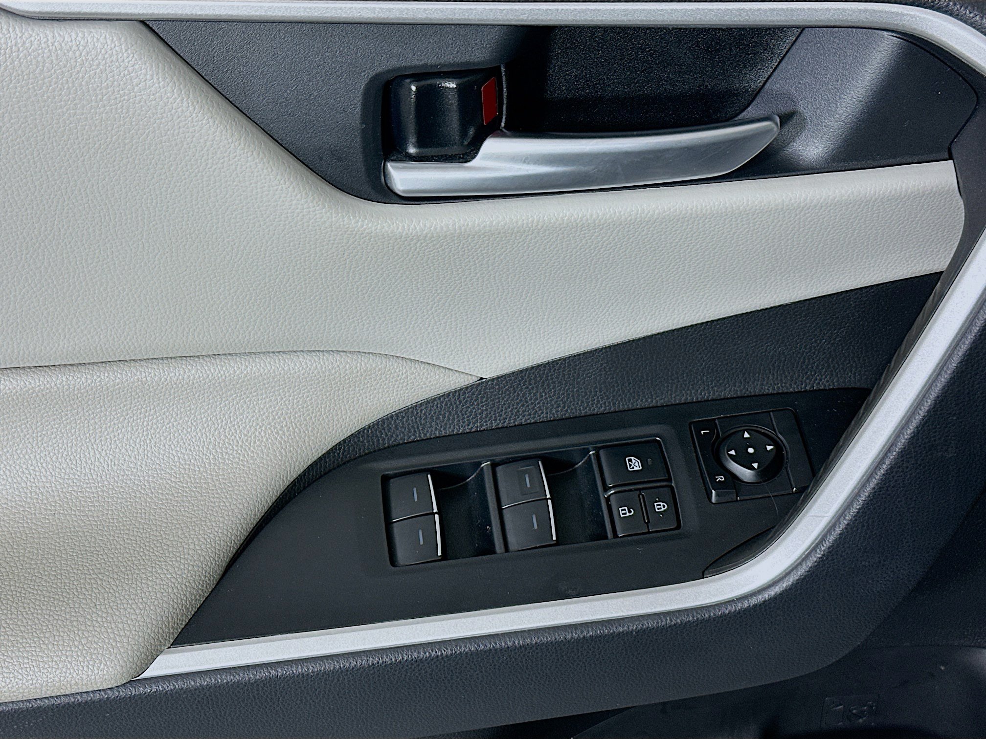 Certified 2025 Toyota RAV4 XLE Premium FWD image 14