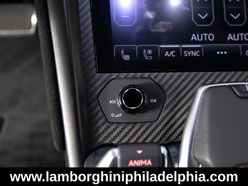 Used 2024 Lamborghini Urus Performante AWD/4WD image 31