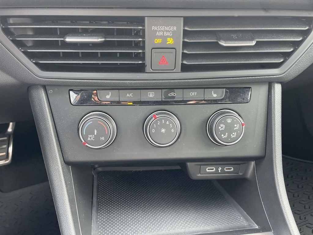 Certified 2024 Volkswagen Jetta Sport FWD image 30