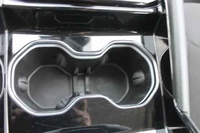 Used 2023 Jeep Grand Cherokee Laredo image 22