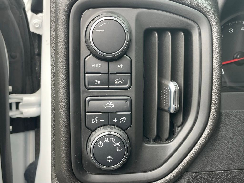 Certified 2024 Chevrolet Silverado 1500 Custom image 30