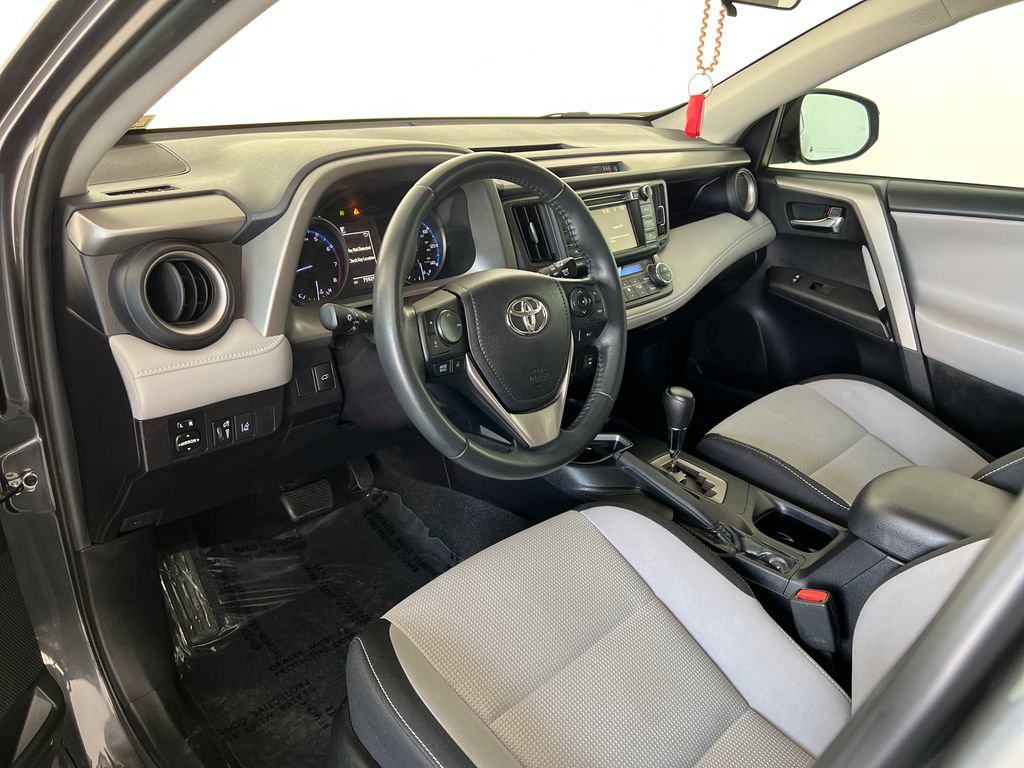 Used 2018 Toyota RAV4 XLE FWD image 19
